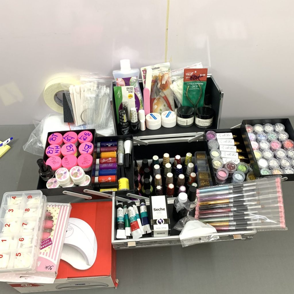 how-to-acrylic-nails-off-1-min