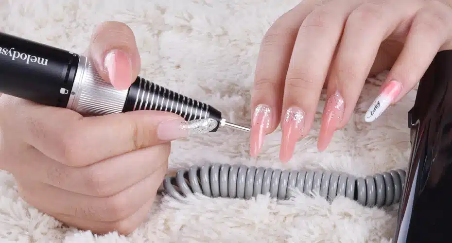 How to take false nails off at home