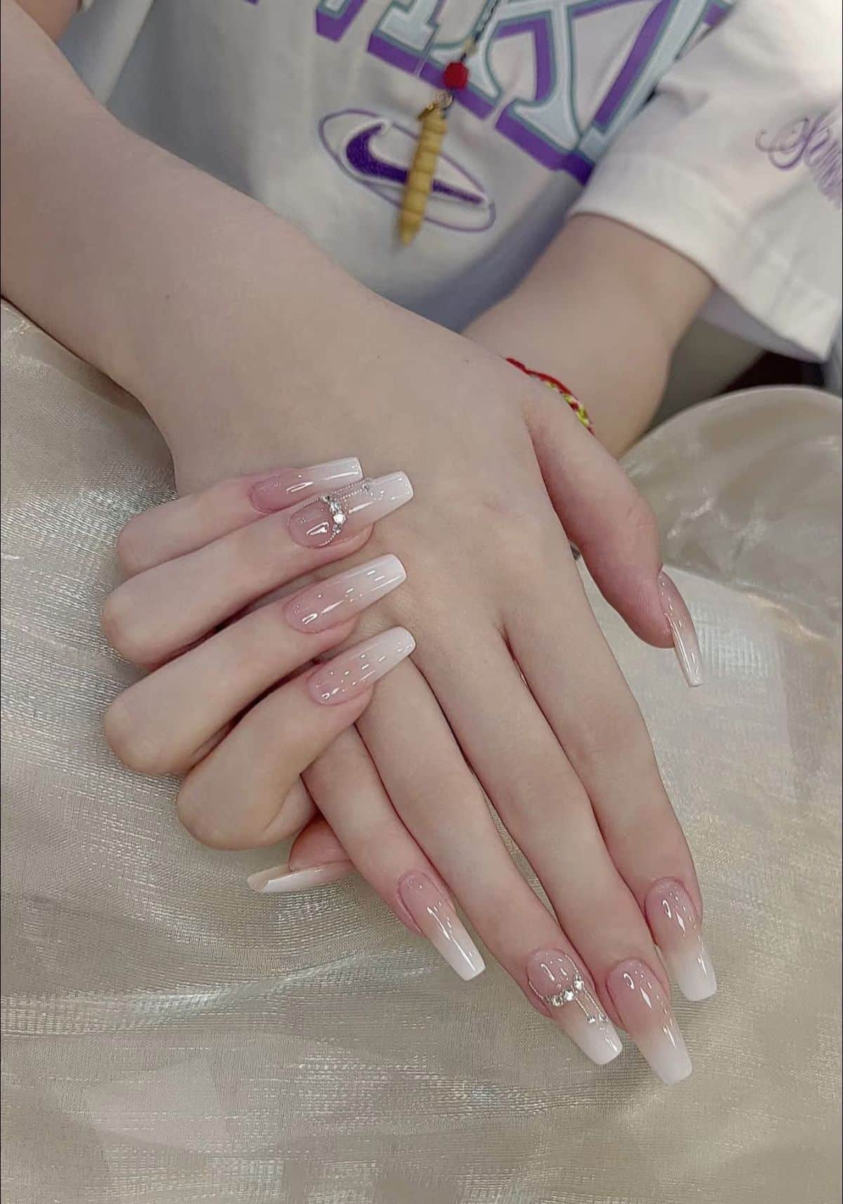 best-nails-shape-for-short-fingers-1-min