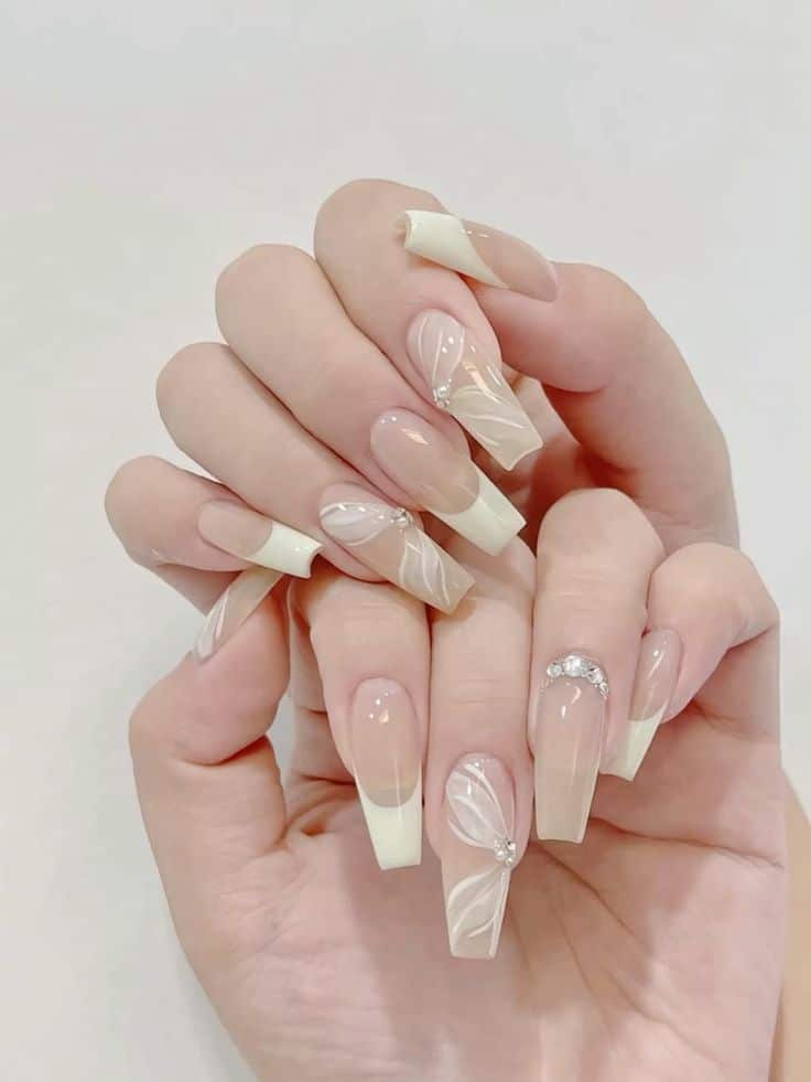 best-nails-shape-for-short-fingers-4-min