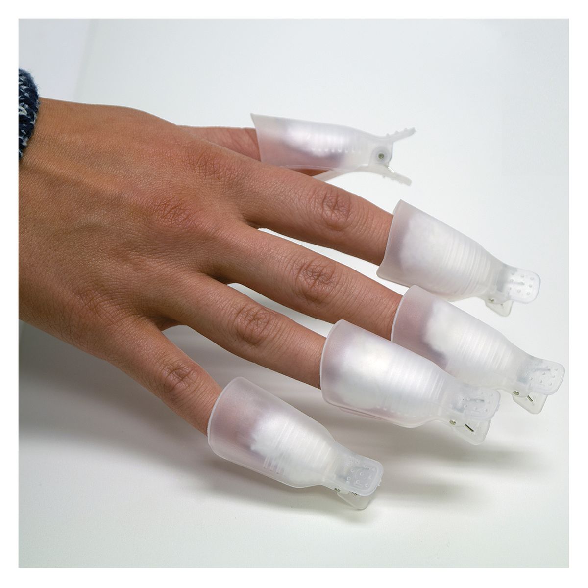 gel-or-acrylic-better-weak-nails-3-min
