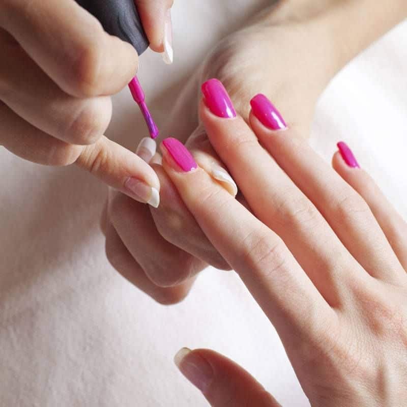 gel-or-acrylic-better-weak-nails-6-min
