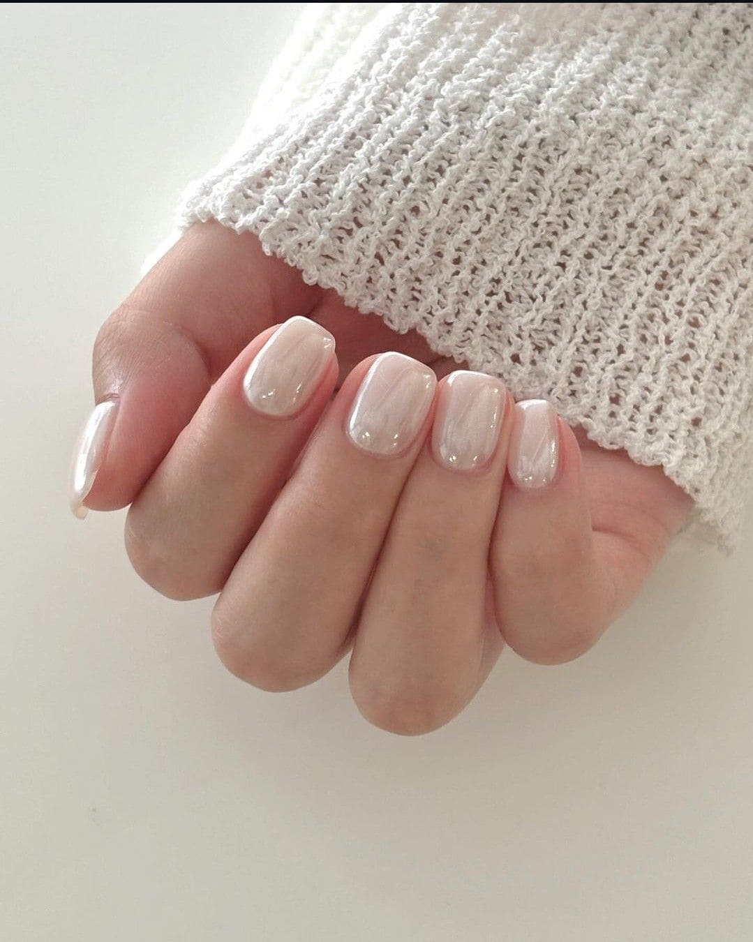 light-nail-colour-for-short-nails-2 (1)