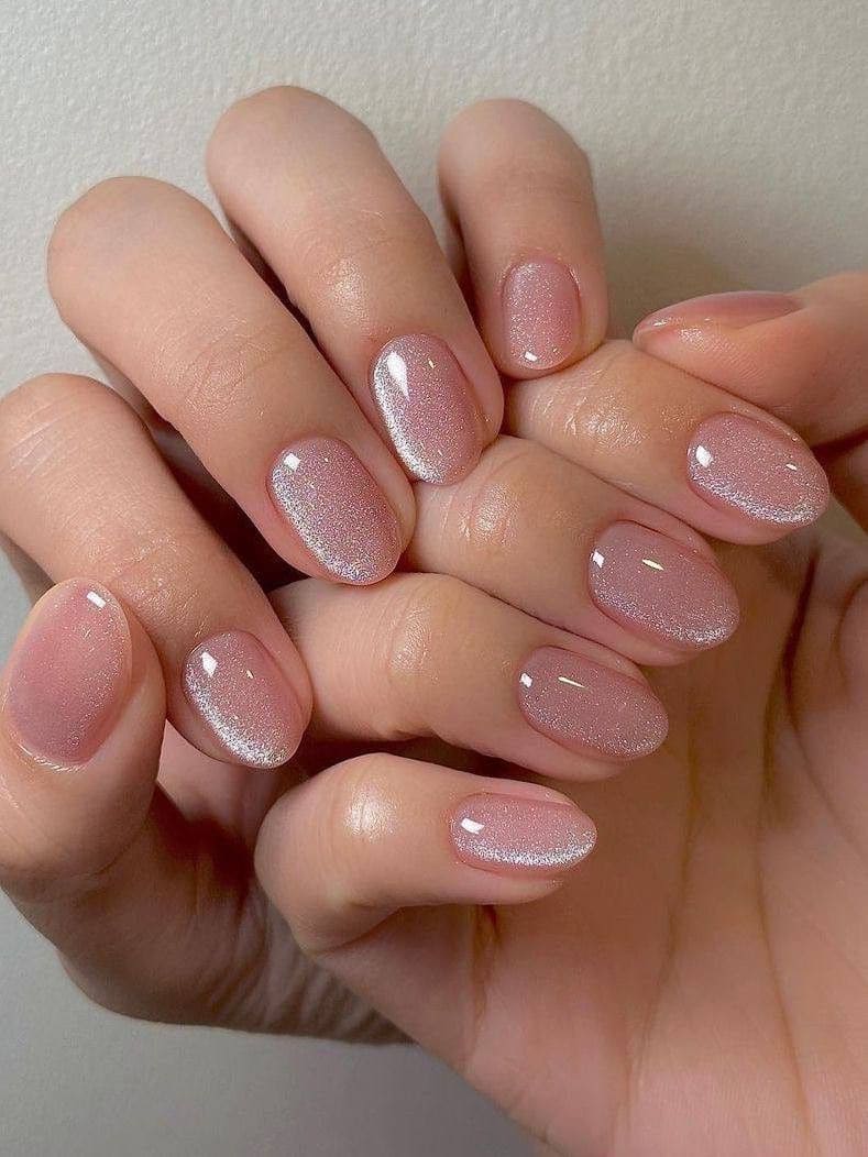 light-nail-colour-for-short-nails-7 (1)