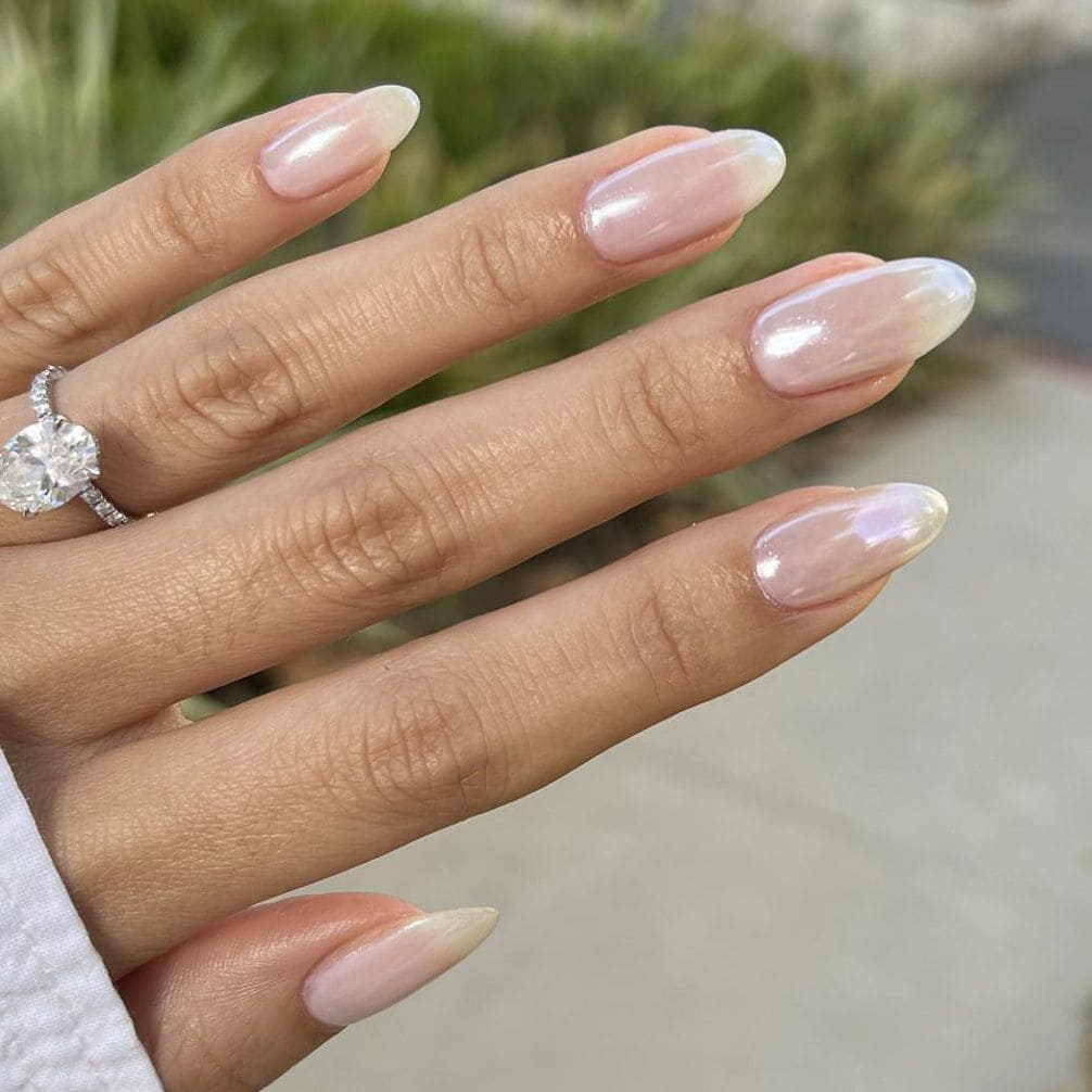 The Psychology of Minimalist Nails in the Workplace